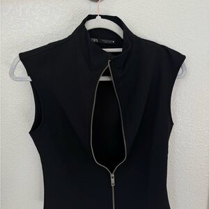 Zara Black Zip-Up Sleeveless Top
